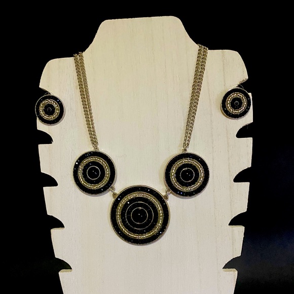 SET OF EARRINGS & NECKLACE - Picture 1 of 1